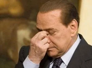 İktidar ortağından Berlusconi'ye çekil mesajı