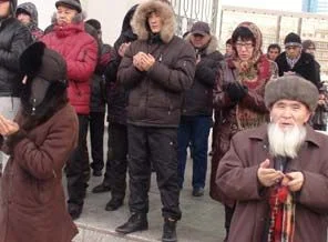 Kazakistan'da -15 derecede bayram namazı