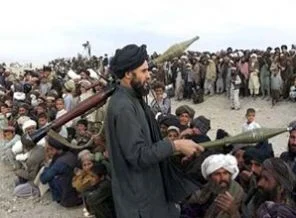 Pakistan'da 35 Taliban öldürüldü