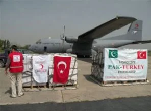 Pakistan Kızılayından Van'a yardım