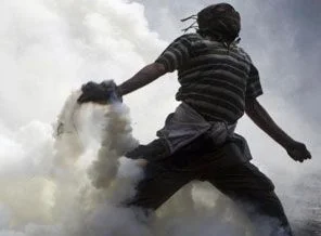 Tahrir'e 'zehirli' gaz
