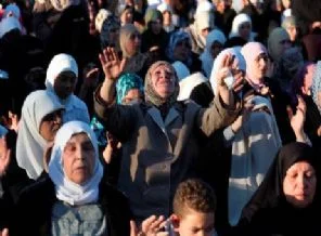 Ürdün'de Suriye büyükelçiliği önünde bayram namazı