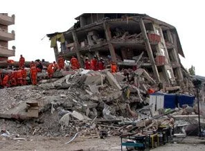 Van depremi neyi sarstı?
