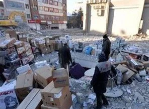Van göçüyor: 350 bin kişi şehri terketti