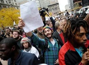 Wall Street protestocuları parka geri döndü
