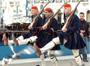 Yunanistan'da emekli subaylar parti kurdu