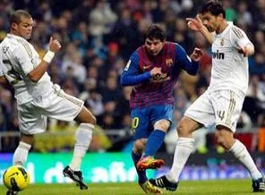 Barcelona Real'i Madrid'e gömdü
