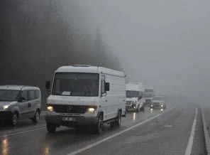 Bolu Dağın'da sis ulaşımı aksatıyor