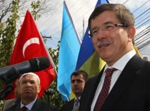 Davutoğlu NATO kalkanını savundu