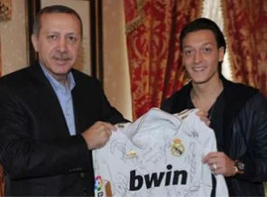 Erdoğan'a imzalı Real Madrid forması