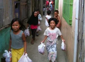 Filipinler tayfuna teslim