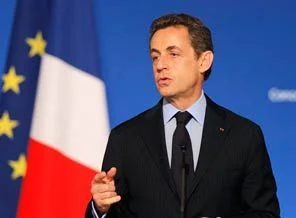 Fransız senatör, Sarkozy'yi uyardı