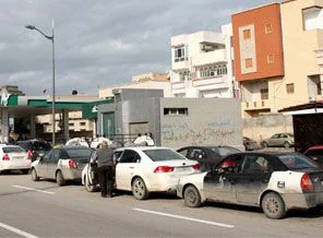 Libya'da benzin kuyruğu