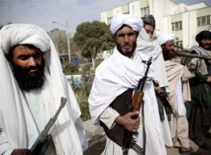 Pakistan'da 12 Taliban öldürüldü