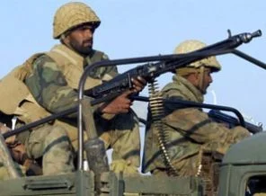 Pakistan'da çatışma: 3 asker öldü