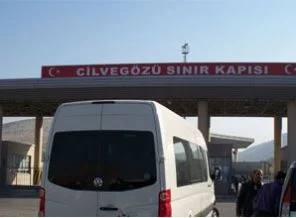 Suriye, sınır kapısını açtı