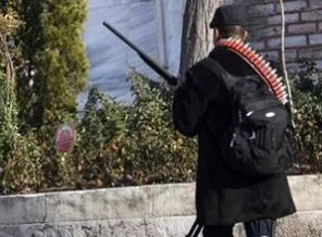Topkapı saldırganı Kaddafi'nin polisi çıktı!