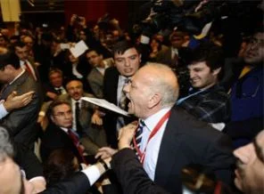 Türk-İş Genel Kurulu'nda arbede