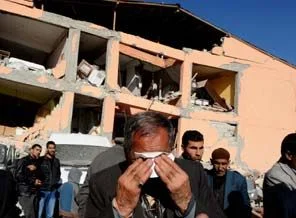 Türkiye'de depremler 75 bin can aldı