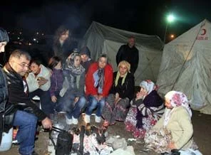 Van dün gece yine sallandı