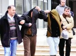 Zerdüştlük eğitimi verip zorla domuz eti yedirdiler