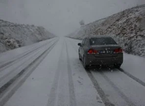10 yıl aradan sonra Antakya'ya kar yağdı
