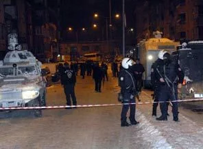 Bombalı saldırıdan sonra polis aracı silahla da taranmış