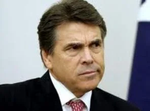 Cahil ve küstah Perry mikrofonu görünce coşuyor