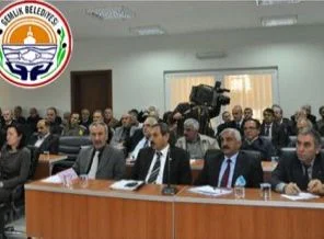 CHP'nin oyu ile AKP'lı başkan oldu