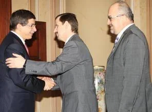 Davutoğlu, Suriye Ulusal Konseyi ile görüştü