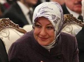 Fransa'ya bir tepki de 'first lady'den...