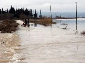 Havaalanını su bastı