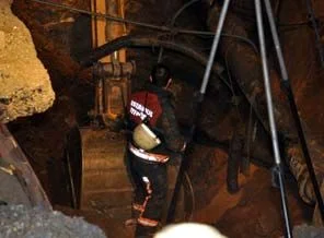 İSKİ'de çalışan 2 işçi toprak altında kaldı