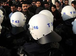 İstanbul üniversitesinde gerginlik: 24 gözaltı