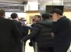 Kar yağışı yolcuları perişan etti