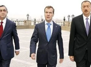 Kavgayı Medvedev engelledi