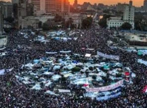 Mübarek bakışı Tahrir!