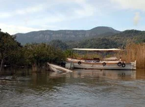 Muğla'da şiddetli yağış nedeniyle 2 tekne battı