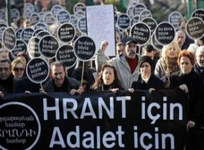 Onbinler Taksim'de 'Hrant için, Adalet için' yürüdü