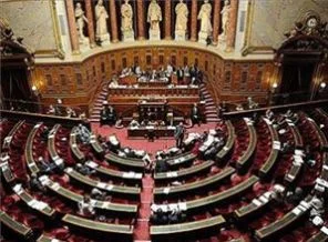 'Soykırım' tasarısı Fransa Senatosu'nda