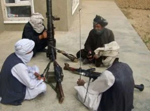 Taliban, NATO'ya karşı güçlerini birleştiriyor