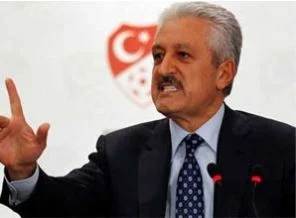 TFF'de büyüyen kriz istifaya dönüştü