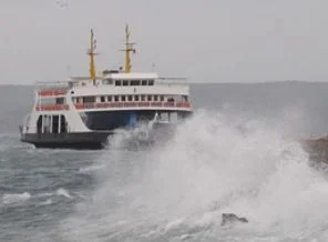Uçak ve gemi seferlerine kar engeli