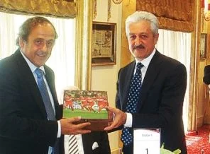 UEFA'dan '58 paketine' yazılı onay
