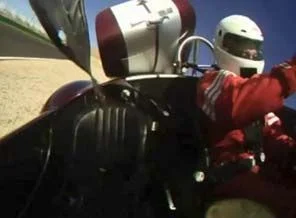 Yarış pilotunun korkunç kaza anı (video)