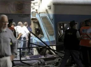 Arjantin tren kazası kurbanlarına ağlıyor