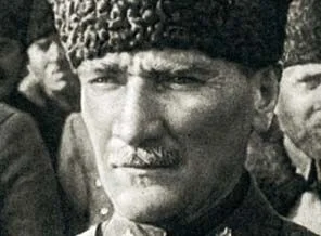 Atatürk'le Atatürkçülük arasındaki uçurum