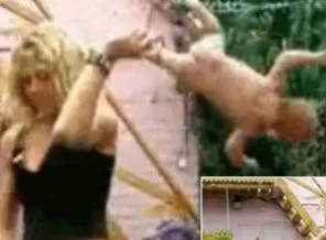 Bebeklere yoga işkencesi!