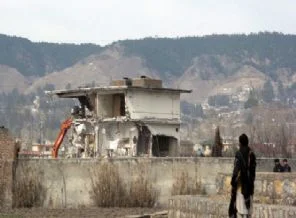Bin Ladin'in saklandığı ev yıkıldı