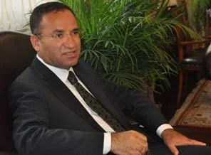 Bozdağ: Kanunsuz iş yapan korunmaz